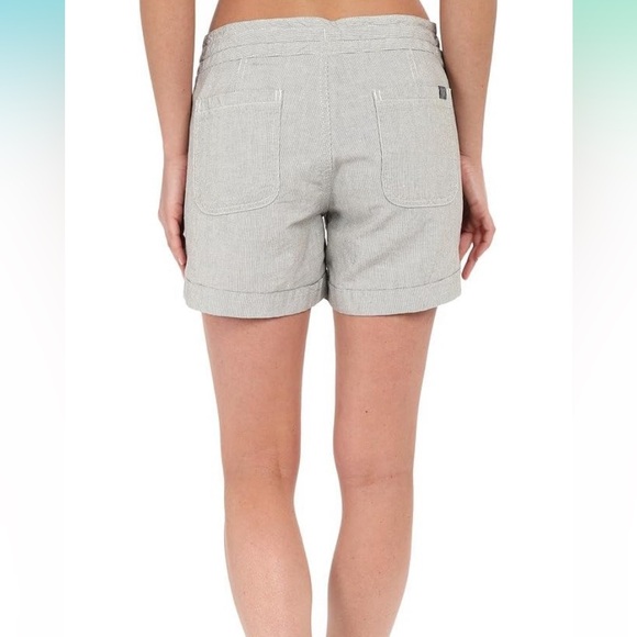 Womens North Face Wonder Free Graphite and Grey Strip Shorts NWT Size 10 - Picture 4 of 9
